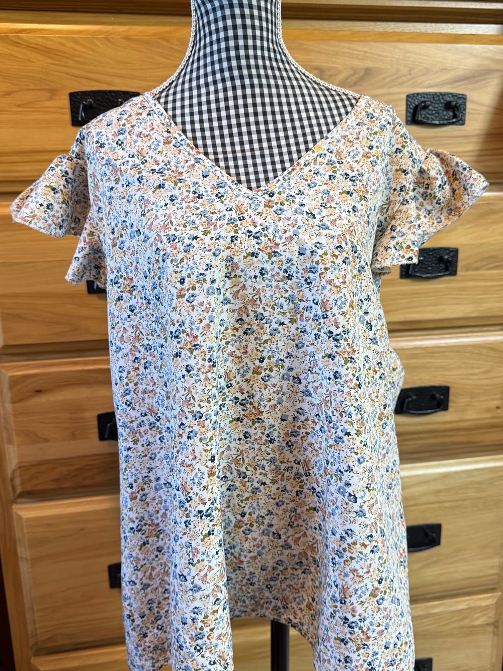 Womans Floral V-Neck Ruffle Sleeve Dress - White Multi